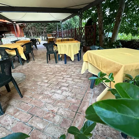 Al Giumani Pensionat 4*