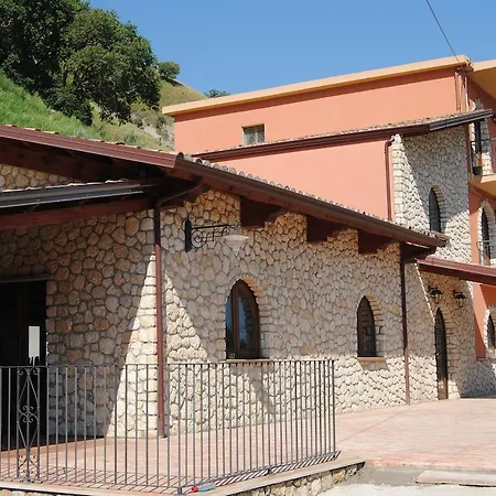 招待所 Al Giumani 3*